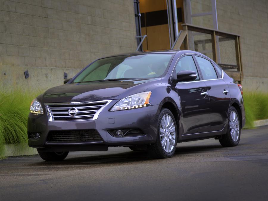  Nissan Sentra SL 2012 года  (фото 6 из 16)